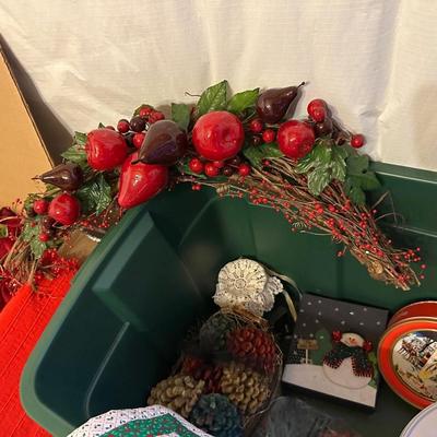 WREATHS, GIANT PINECONES AND OTHER CHRISTMAS DECOR