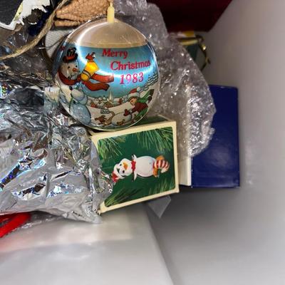 INSIDE AND OUTSIDE CHRISTMAS DECORATIONS