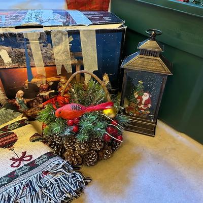 INSIDE AND OUTSIDE CHRISTMAS DECORATIONS