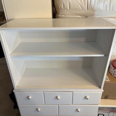 2 PIECE HUTCH AND DRAWERS