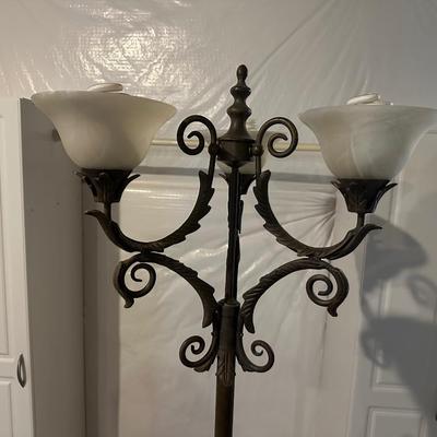 HEAVY METAL FLOOR LAMP