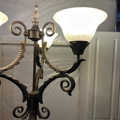 HEAVY METAL FLOOR LAMP