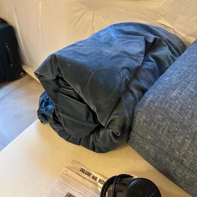 AIR MATTRESS AND COMFORTER