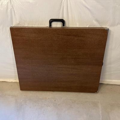 METAL FOLDING TABLE