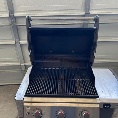 WEBER LP GAS GRILL AND TOOLS