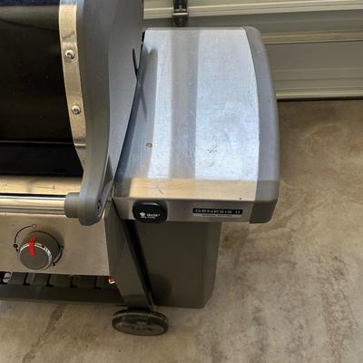 WEBER LP GAS GRILL AND TOOLS