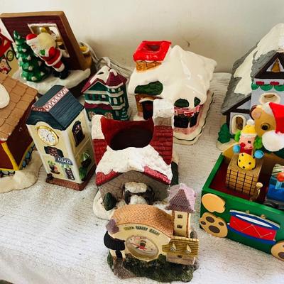 Christmas Houses/Decorations Lot