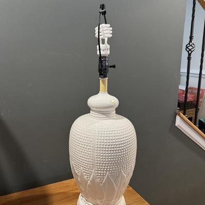 28” Off-white Painted Metal Mid-Century Leaf and Hobnail Design Lamp. Lamp Only.