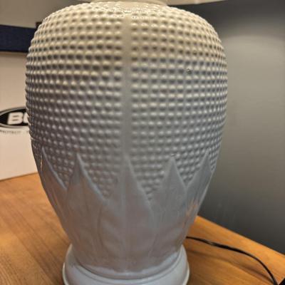 28” Off-white Painted Metal Mid-Century Leaf and Hobnail Design Lamp. Lamp Only.