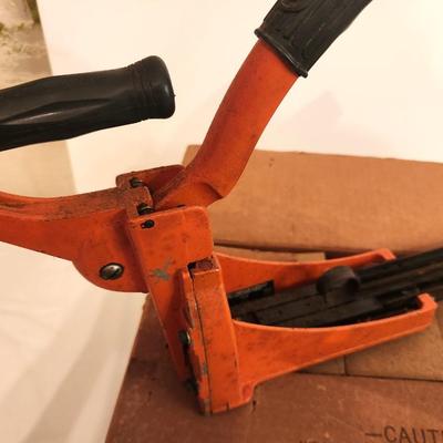 Lot #25 CLINCHER Commercial Stapling Machine - Works - big box of staples