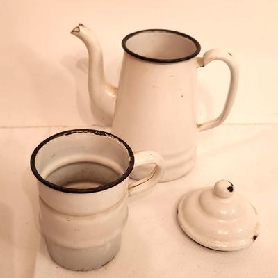 Lot #26 Vintage Granite Ware French Style Coffee Pot