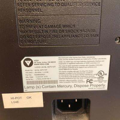 Vizio 19” TV Lot A includes Remote