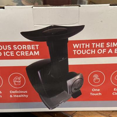 Uber Appliance Sorbet Maker. Instruction Manual & Recipe Book Included.