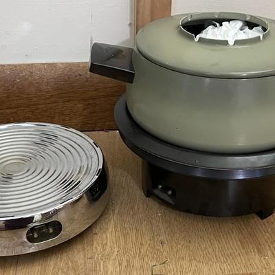 Sale Photo Thumbnail #167: Munsey FB-1 Extra Burner hot plate, and a Presto Pressure Cooker. Please see photos for more details.