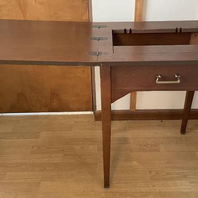 Sale Photo Thumbnail #189: measures approx. 22" X 17.5" x 3" closed and 24" x 17.5" x 3"  open. Please see photos for more details.