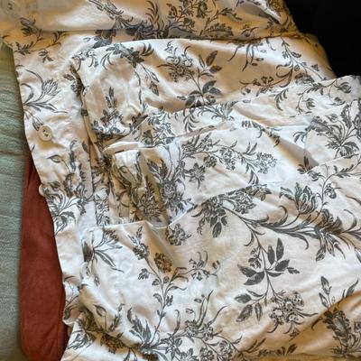 Sale Photo Thumbnail #257: Sheets, Blankets, Chair Pillows, and more. Please see photos for more details.