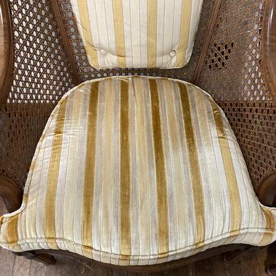 Sale Photo Thumbnail #283: This beautiful chair measures approx. 26" x 22" x 32".  Please see Photos for more details