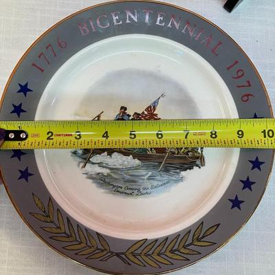 Sale Photo Thumbnail #421: Collector's plate in commemoration of the 1976 Bicentennial