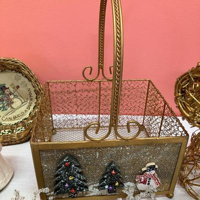 Sale Photo Thumbnail #453: 8 piece holiday lot of gold/white items