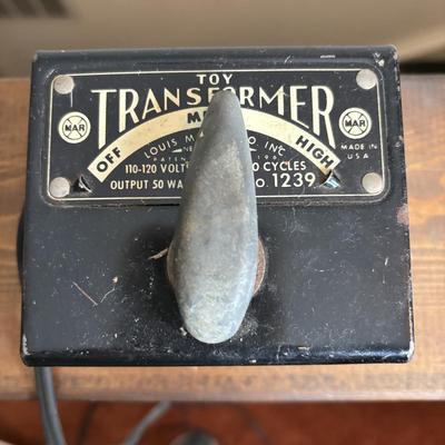 LOT 92: Vintage MAR Train Set: Locomotive, Train Cars, Transformer & Track