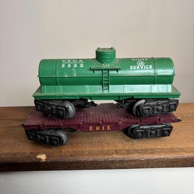 LOT 92: Vintage MAR Train Set: Locomotive, Train Cars, Transformer & Track