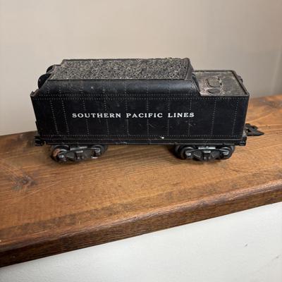 LOT 92: Vintage MAR Train Set: Locomotive, Train Cars, Transformer & Track