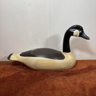 LOT 93 Large Wooden Canadian Goose Decoy/Home Decor, 16inches