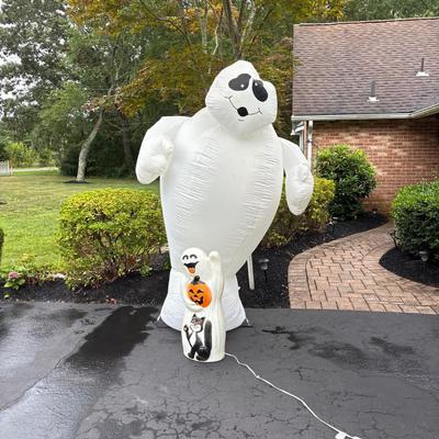 LOT 98: Inflatable Ghost & Blow Mold Ghost w/Pumpkin & Cat