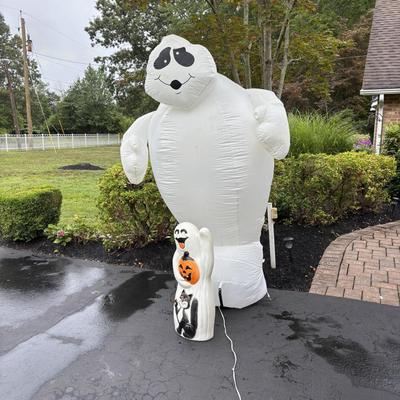 LOT 98: Inflatable Ghost & Blow Mold Ghost w/Pumpkin & Cat