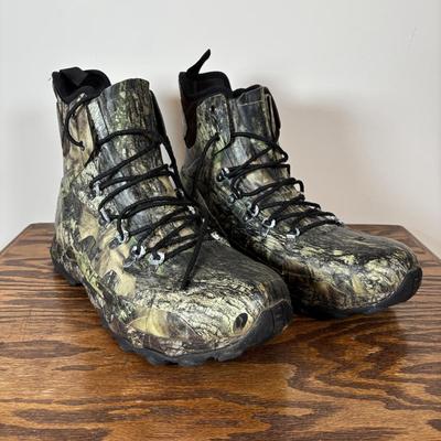 LOT 103: Men's Boots: Red Wing & Bogs, Sz 14