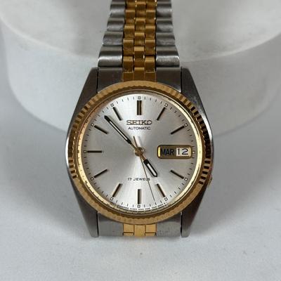 LOT 107: Seiko Automatic Watch w/17 Jewels & Quartz John Deer Watch/Money Clip