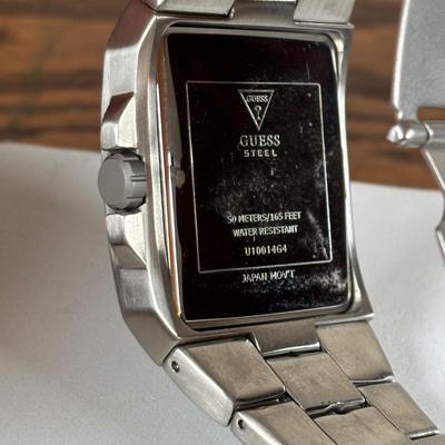 LOT 108: Guess Mens Watch