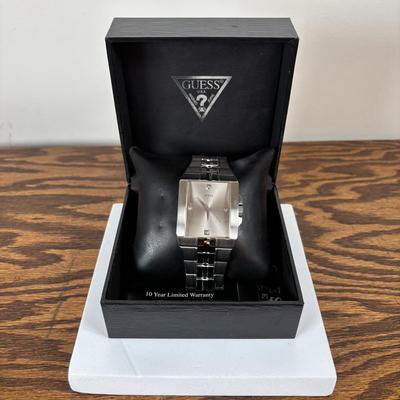 LOT 108: Guess Mens Watch