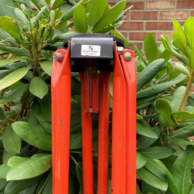 LOT 110: David White Instruments Site Boss Laser Level Model 8085 in Storage Box with Tripod