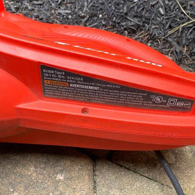 LOT 111: Black & Decker Leaf Hog Vortex Vacuum System with Attachments