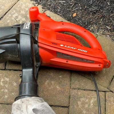 LOT 111: Black & Decker Leaf Hog Vortex Vacuum System with Attachments