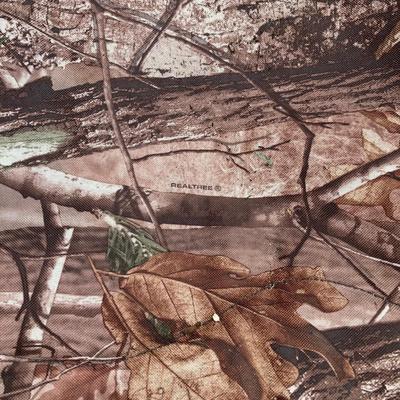 LOT 114: Camouflaged Umbrella Chair and Hunting Seat