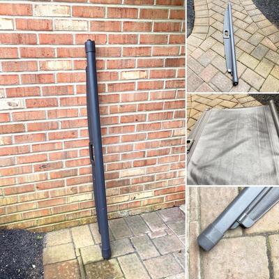 LOT 128: Retractable Cargo Area Shade / Cover