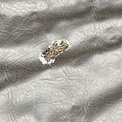 LOT 129: Lund Tonneau Cover