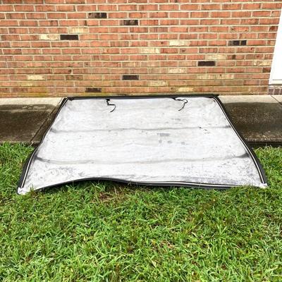 LOT 129: Lund Tonneau Cover
