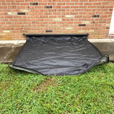 LOT 129: Lund Tonneau Cover