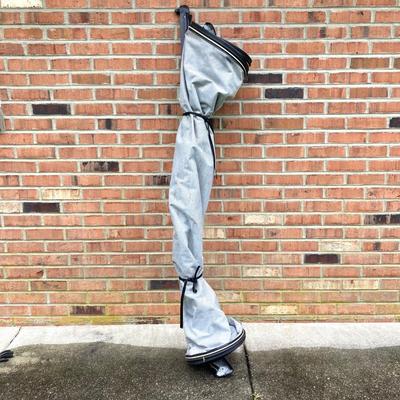 LOT 129: Lund Tonneau Cover