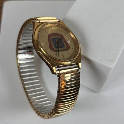 LOT 136: Men's Capenter Union Watch, Lapel Pin, Tie Tack, Pen & Pencil Set