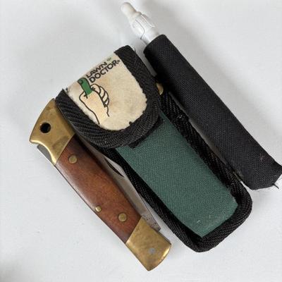 LOT 139: Camillus #4 Pocket Knife w/Lawn Doctor Case & Winchester Pocket Knife & Case