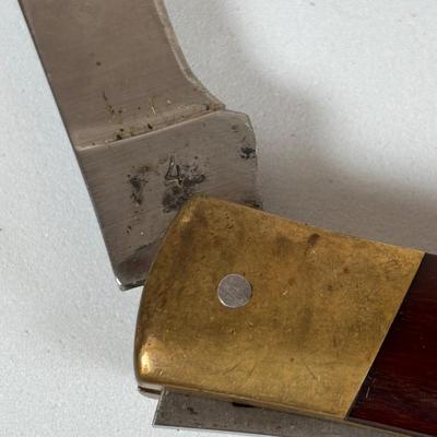 LOT 139: Camillus #4 Pocket Knife w/Lawn Doctor Case & Winchester Pocket Knife & Case