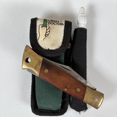 LOT 139: Camillus #4 Pocket Knife w/Lawn Doctor Case & Winchester Pocket Knife & Case