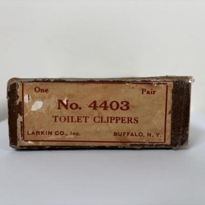 LOT 140: Vintage Clippers & Star Safety Razor