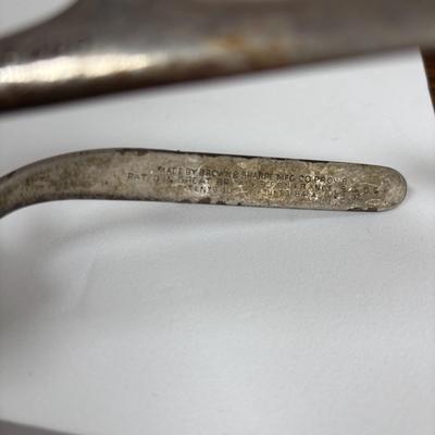 LOT 140: Vintage Clippers & Star Safety Razor