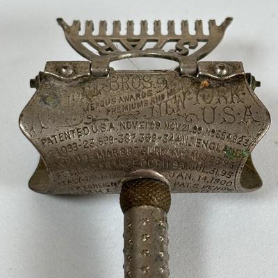 LOT 140: Vintage Clippers & Star Safety Razor