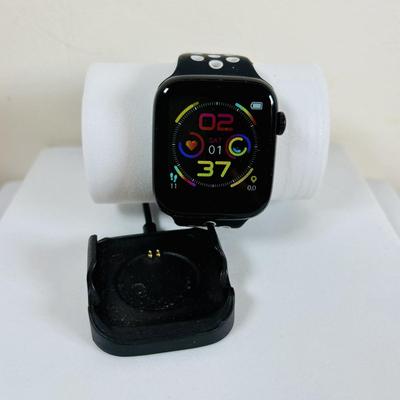 LOT 143: Smart Watch/Fitness Tracker